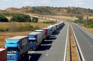 Около 40 километра опашка от камиони на ГКПП "Капитан Андреево"