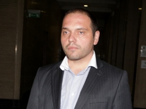 Парламентът отложи гласуването на оставката на Филип Златанов