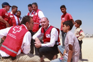 Въоръжени отвлякли слижители на Червения кръст в Сирия
