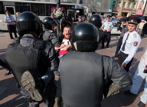Около 200 души задържани заради сблъсъците в Москва