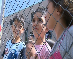 Мигрантите не са бреме за приемащите страни, твърди ЕК