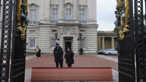 Задържаха мъж с нож, опитал се да влезе в Бъкингамския дворец