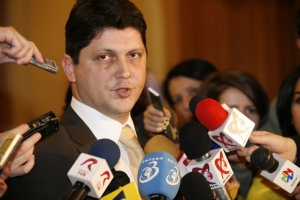 Румънският външен министър преписал дисертацията си