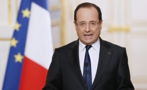 Французите смятат Оланд за най-слабия президент от 30 г.