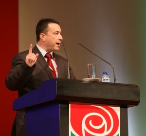 БСП: 100 пречат на 25 хиляди да учат