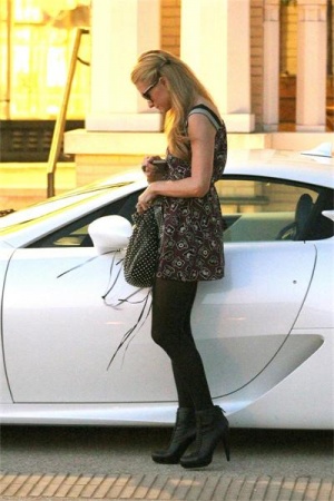 Парис изхарчи хонорара от "Вип Брадър" за нова кола от София