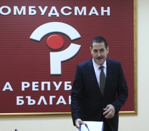 Омбудсманът прие да е модератор на среща между студентите и премиера