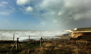 Най-тежката буря от десетилетия отмени полети във Великобритания