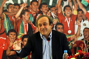 Платини предложи на Мондиал 2018 да участват 40 отбора