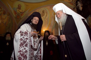 Митрополитът ни в Европа с 800 евро заплата