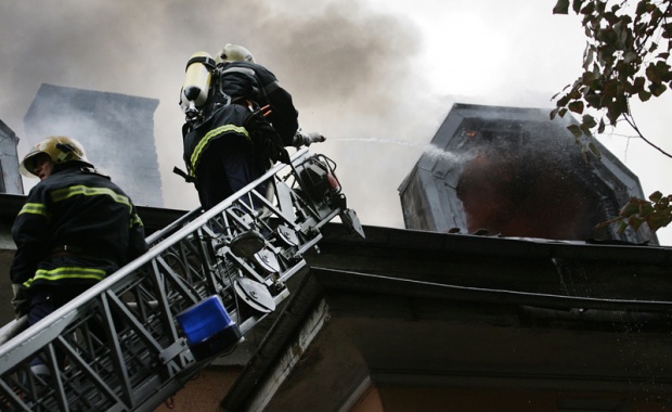 Изгасен е пожарът в къща в центъра на София