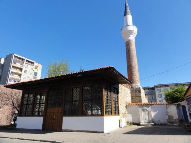 Второ нападение над джамията в Казанлък