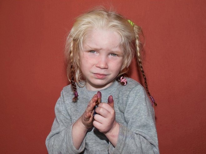 Обвиниха ромска двойка в отвличане на русото момиче