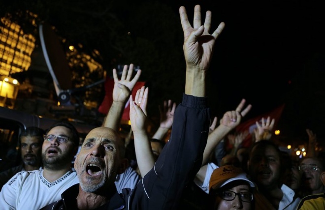 Започнаха преговорите между ислямисти и опозиция в Тунис