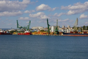 Пристанище Варна затворено заради мъгла