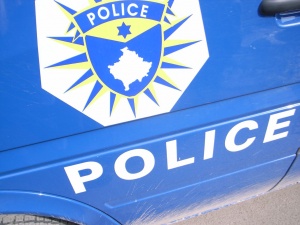 Един убит при нападения преди местните избори в Косово