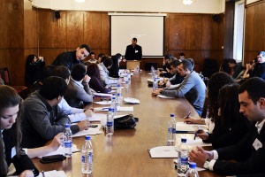 Протестиращи студенти отказват среща с министър Клисарова