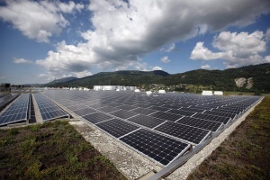Построиха най-голямата слънчева електростанция в Япония