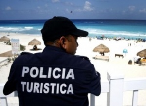 Мексикански полицаи останаха без работа заради еротично клипче
