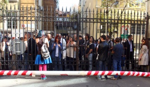 Окупацията продължава - правителството било нелегитимно