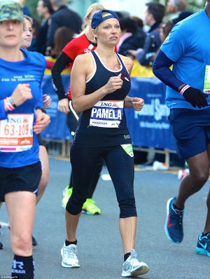 Пам Андерсън е със значителни наранявания след маратона в Ню Йорк