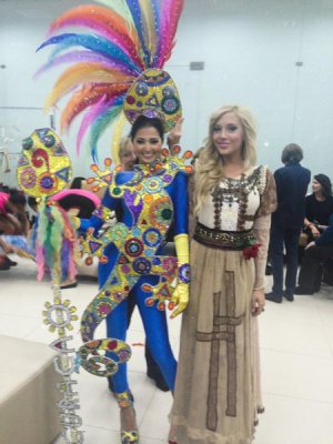 Красавици дефилират на "Мис Вселена" в Москва