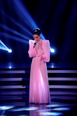 Сантра и Поли Генова си купуват сценичните тоалети от Музикална академия