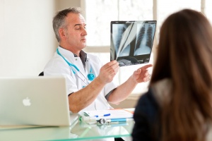 Медиците отлагат протеста