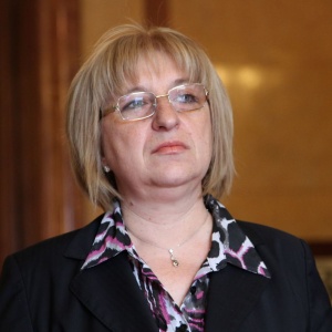 Цецка Цачева: Депутатите окупираха парламента, не студентите