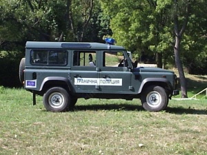 Заловиха двама турци, превеждали сирийци през границата