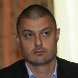 Чалга изпълнения на Бареков заляха Фейсбук