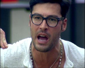 Съквартирантите влизат в идеологически конфликт преди големия финал