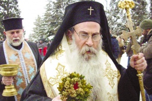 В Благоевград се покланят пред тленните останки на митрополит Натанаил