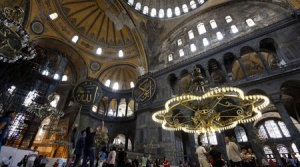 Гърция реагира остро на идея за превръщането на музея „Света София“ в джамия