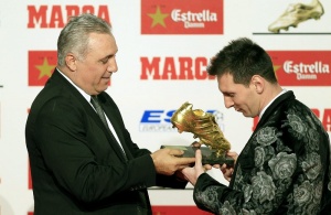 Стоичков даде "Златната обувка" на Меси