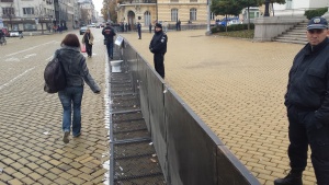 МВР нарушавало законите с огражденията