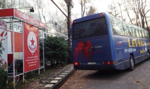 Левски осъжда нападението над клубния автобус
