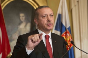 Мъж с бомба прострелян близо до офиса на Ердоган