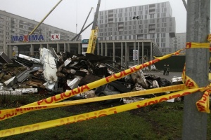 Расте броят на жертвите при инцидента в Рига