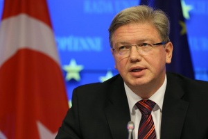 Еврокомисар Фюле: Вратите към ЕС за Украйна остават отворени