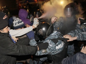 Протести и сблъсъци в Украйна