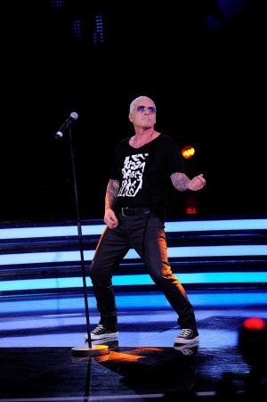 Стенли напусна Музикална академия