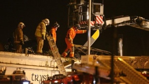 Хеликоптер се разби върху бар в Глазгоу, има жертви