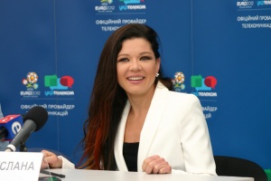 Певицата Руслана помагала на ранените студенти в Киев