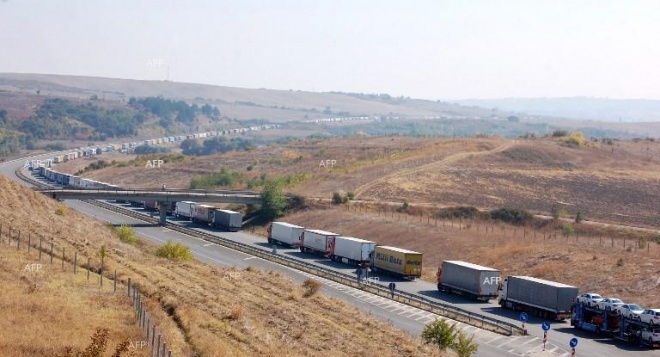 Още три наши камиона са задържани на българо-турската граница