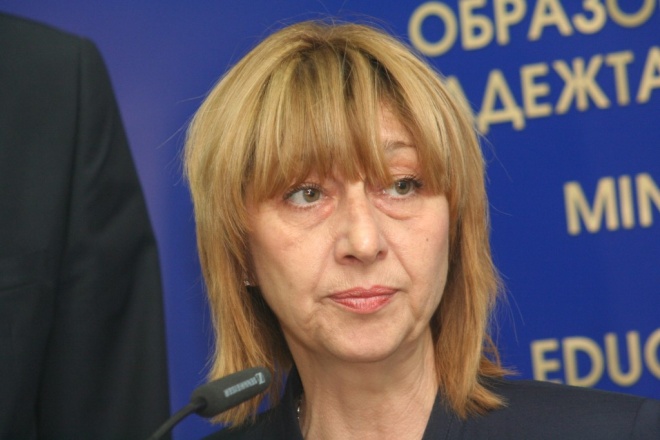Приоритет на правителството е образованието, каза министър Клисарова