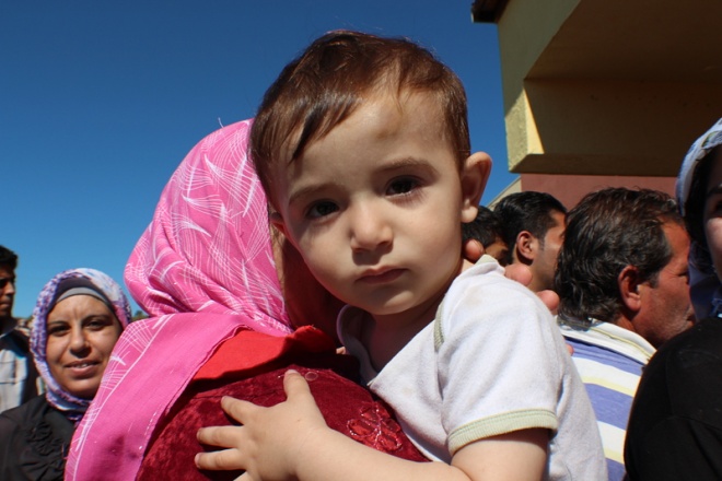 БЧК и КНСБ с дарения за бежанците във "Враждебна"