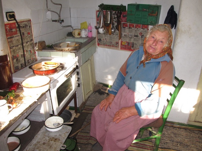 Българска фирма търси да наеме баби