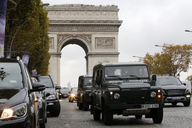 Нападателят в Париж стрелял с патрони за лов на глигани