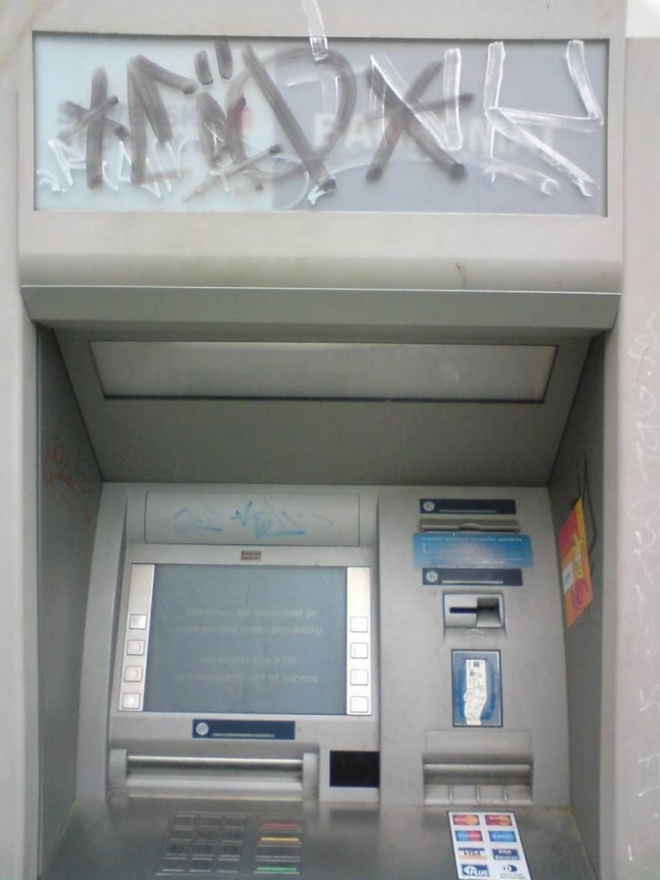 Арестуваха българи в Истанбул, източвали банкомати